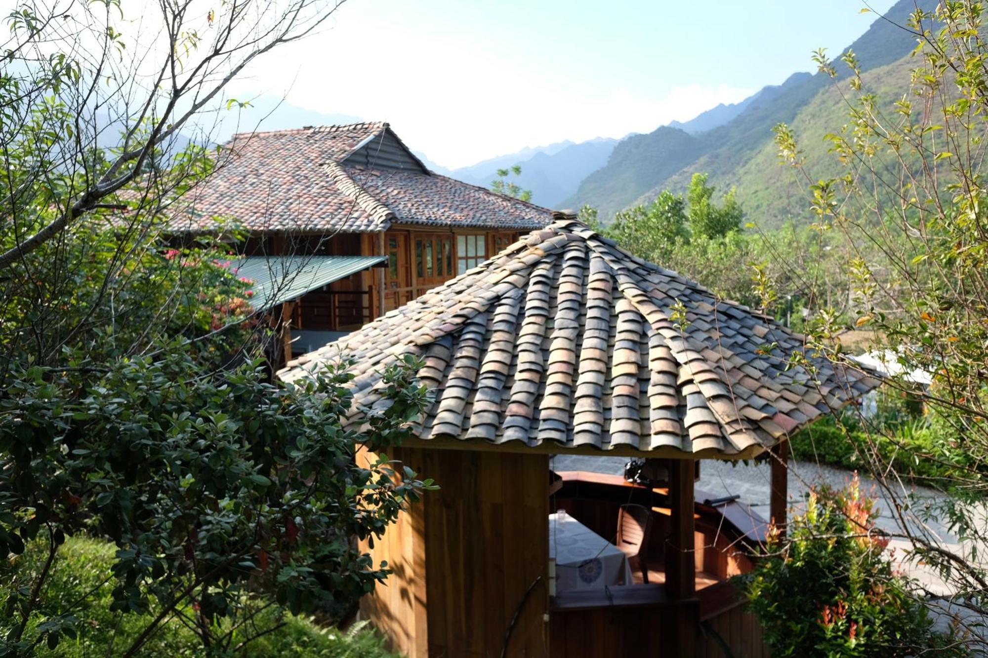 Tom'S Du Gia Homestay Lang Cac Exterior photo